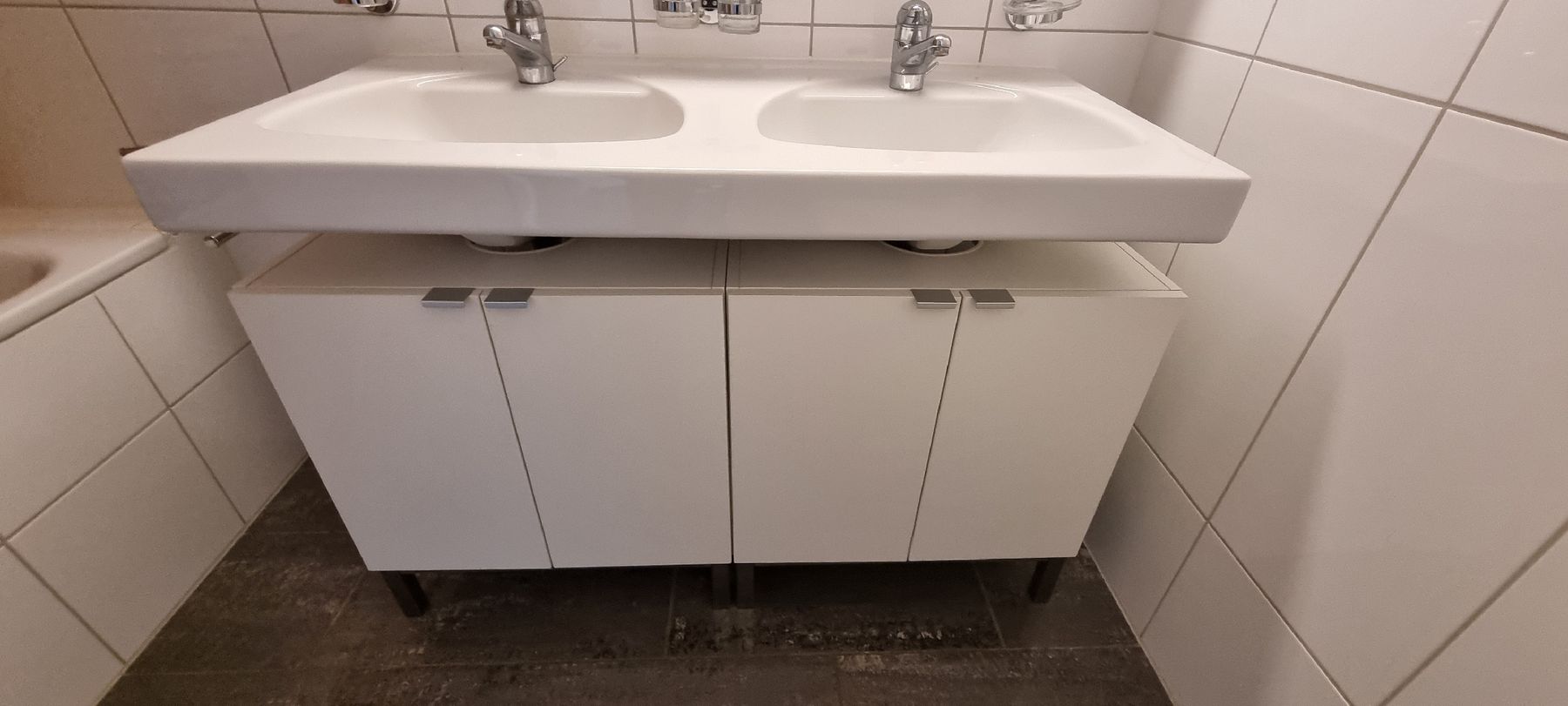 Mobili per bagno: Waschbeckenunterschrank – Usato da Merzligen venduto da cla_6knk