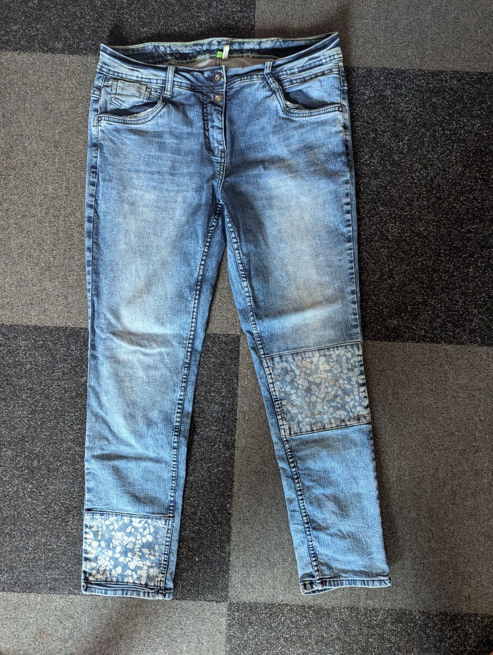 Cecil Jeans: Lässige Jeans von Cecil in der Grösse 32 – Nuovo (secondo la descrizione) da Tägertschi venduto da Araschi