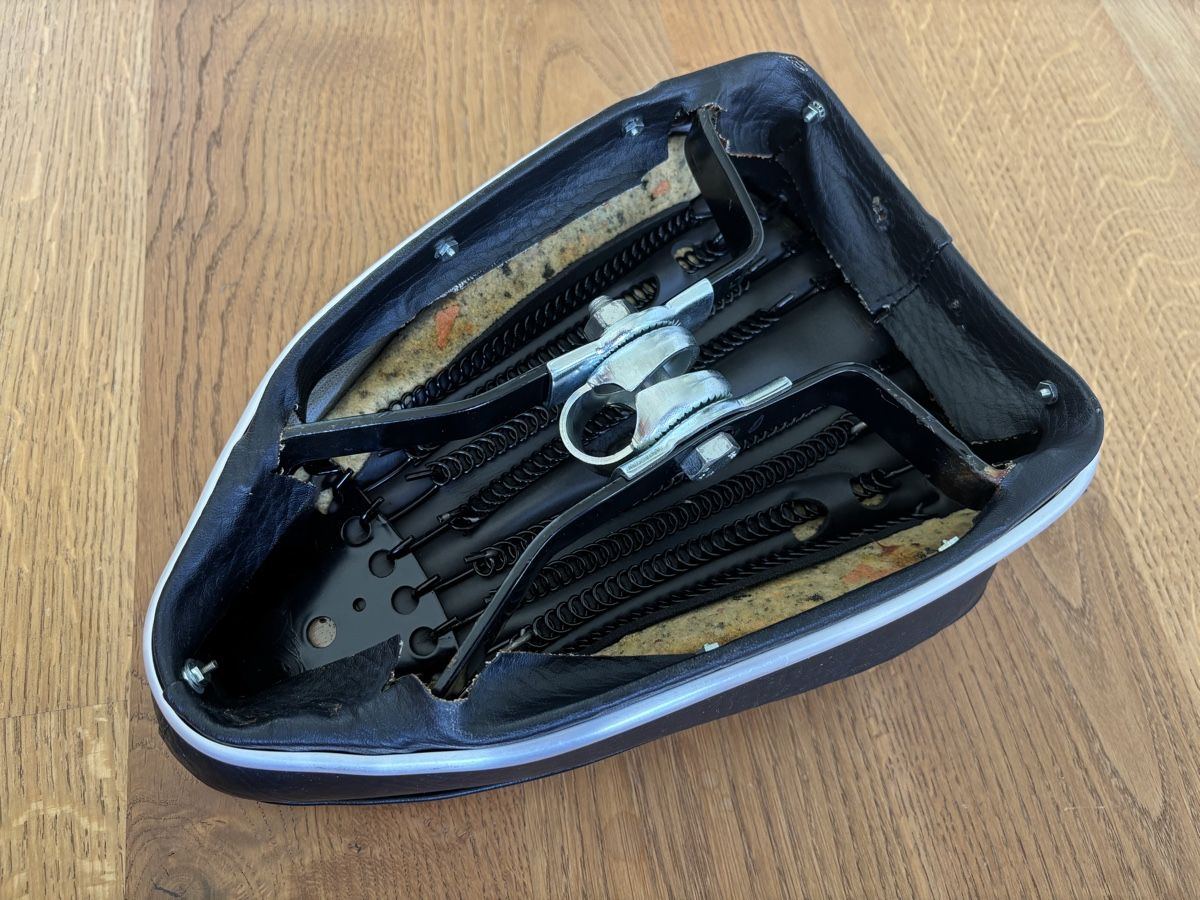 Puch Mofas: NOS Sattel Denfeld  – Neu (gemäss Beschreibung) aus Gerlafingen von alpenbrevet 2