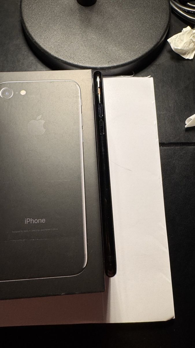Apple Telefoni cellulari / Smartphones: Iphone 7 – Usato da Bern venduto da liv_f5lq 7