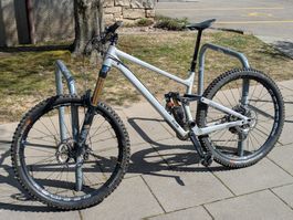 RAAW Madonna V2.2, Size L, Fox Factory, SLX, Hope Tec, Mavic