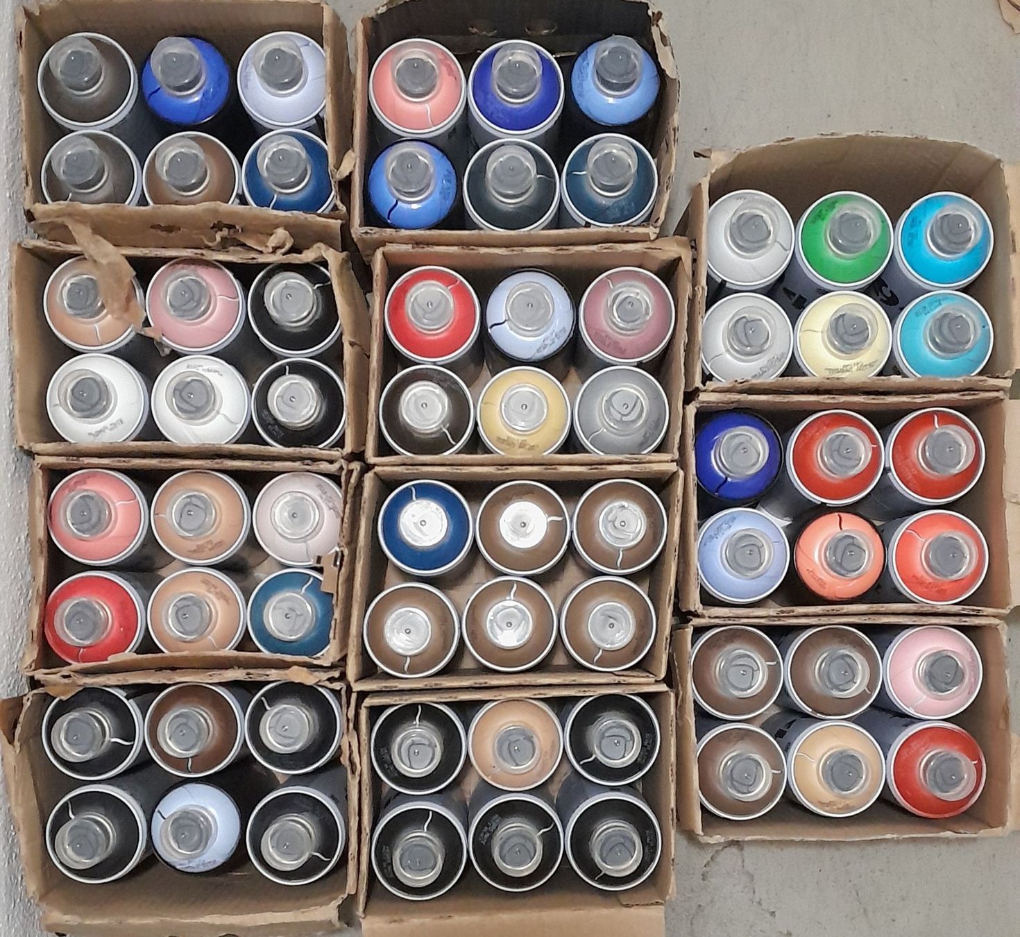 Colori: Spray Montana – Usato da Morbio Inferiore venduto da mad_wh5n 1