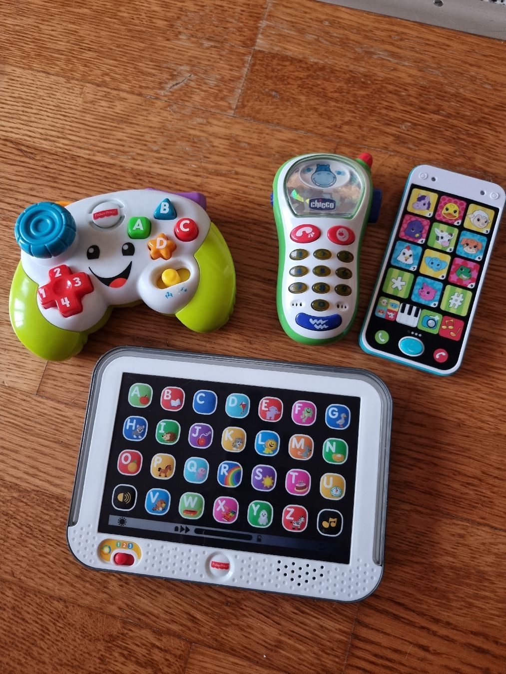 Fisher-Price Giocattoli: Fisher Price & Chicco Spielzeug-Set – Usato da Luzern venduto da Luzern_Energy