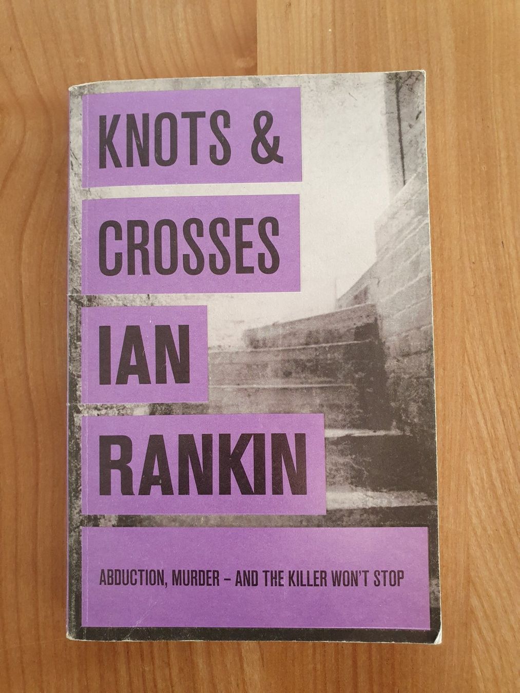 Bücher: Knots & Crosses, Ian Rankin – Gebraucht aus Zofingen von Wimbledon90