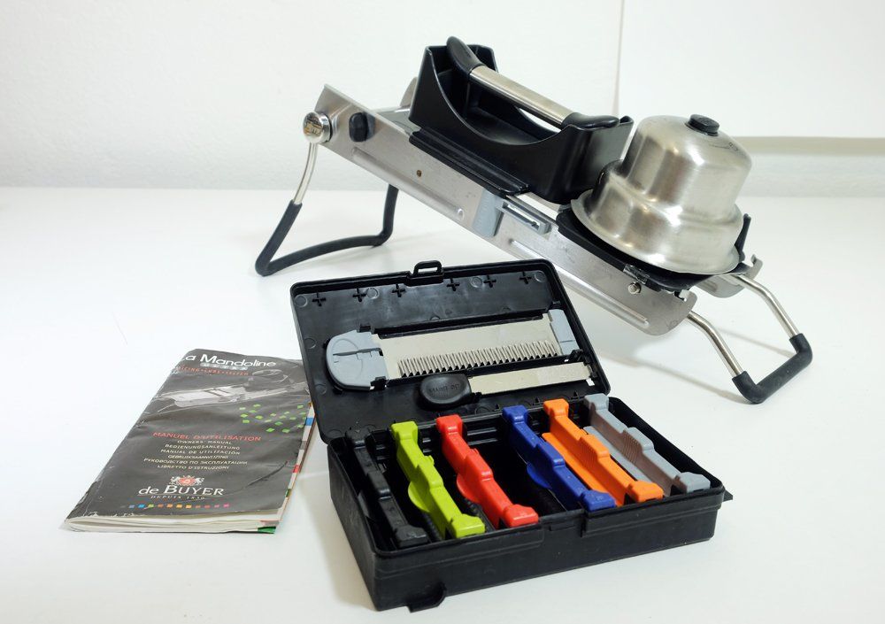 Appareils de cuisine: Mandoline REVOLUTION MASTER – D'occasion à Morgins par Laurentcorinne