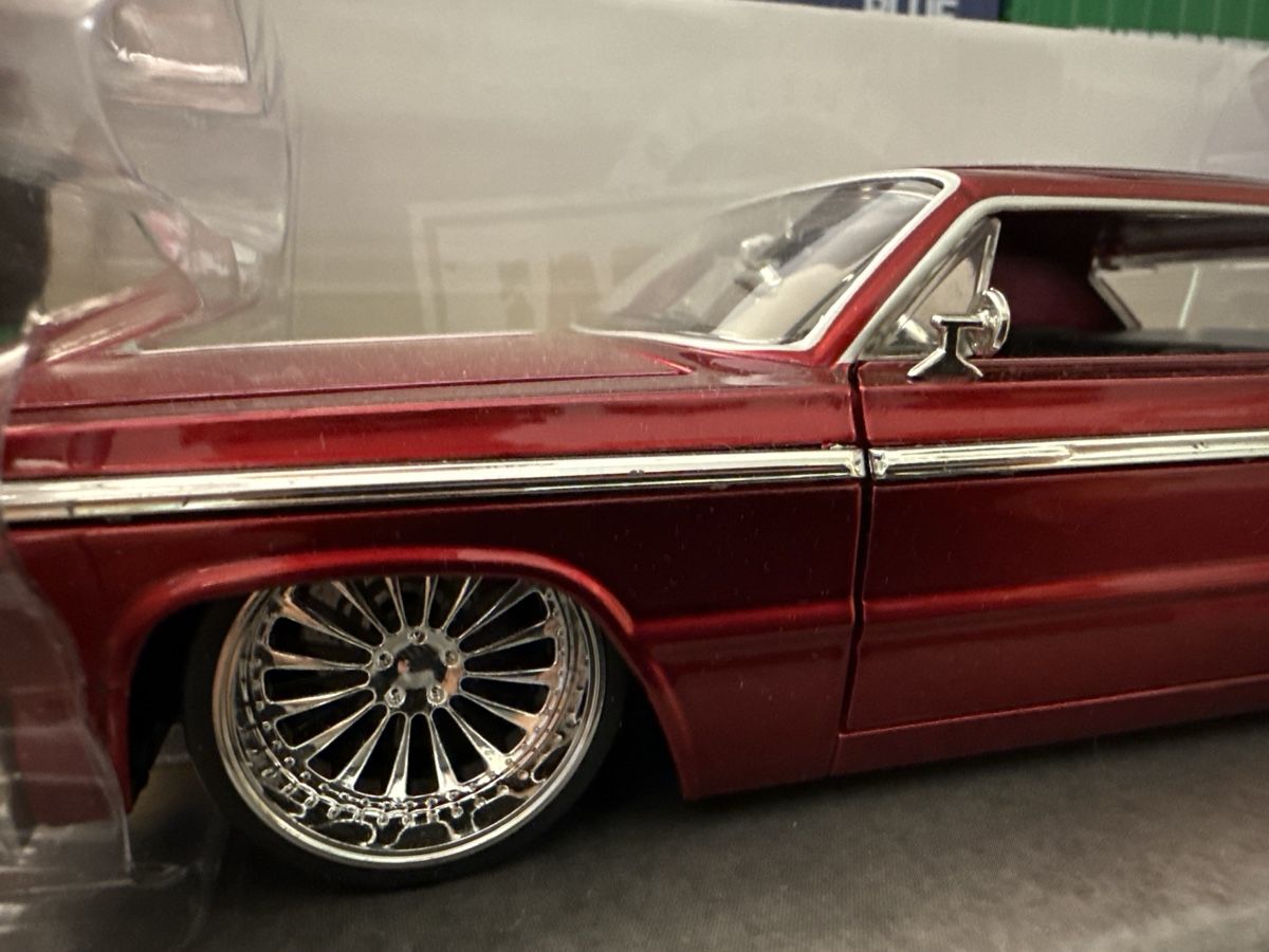 Chevrolet Modellautos:  1964 Chevy Impala Jada Rot 1:24  – Neu (gemäss Beschreibung) aus Basel von Zomeg 9