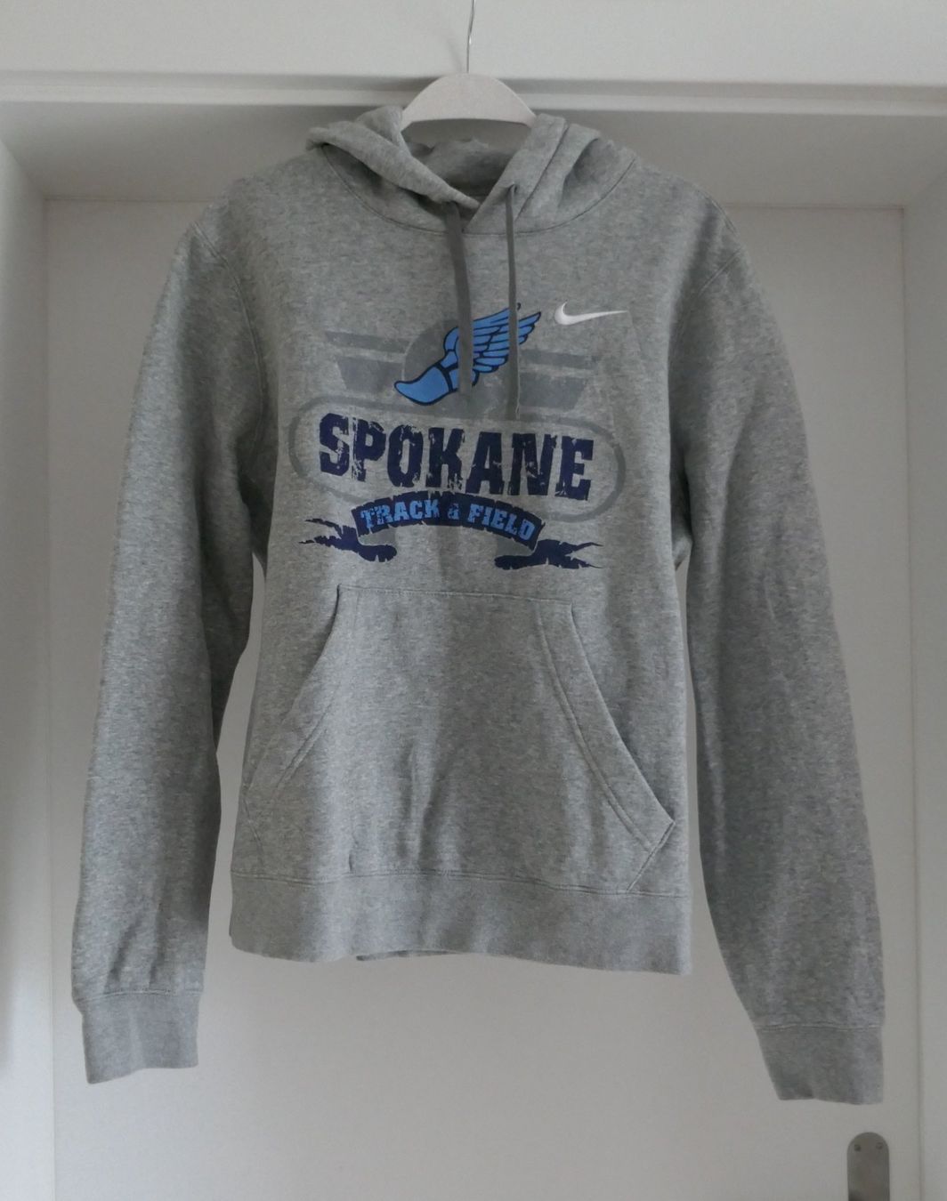 Nike Maglioni & Felpe: Kapuzenpullover / Hoodie Nike, Gr. M, neu – Nuovo (secondo la descrizione) da Port venduto da uzuku