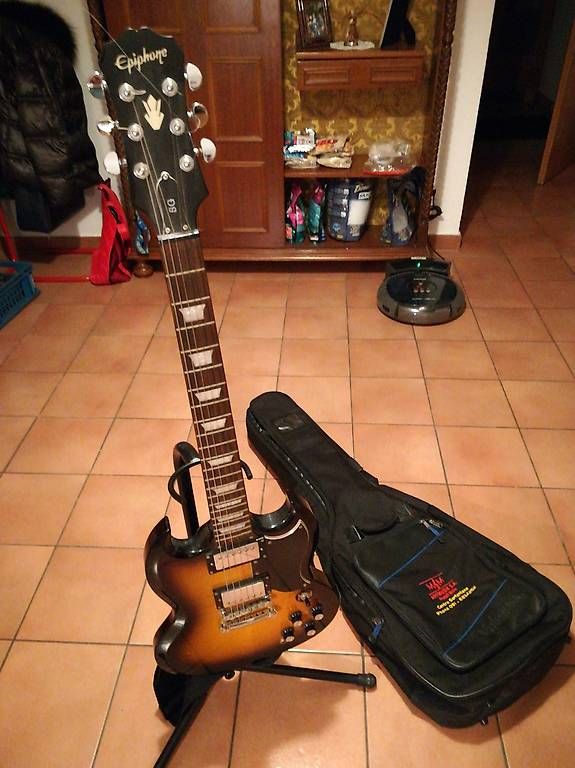 Strumenti musicali: Ghitarra Elettrica – Usato da Balerna venduto da fri_9sqh