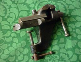 Vintage UhrmacherSchraubstock  -  kleiner Schraubstock