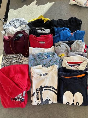 28 pulls taille 98cm