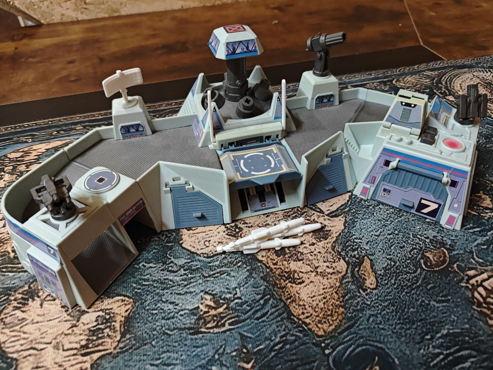 Micro Machines Jouets: Micro Machines Star Fortress  – D'occasion à Wittenbach par stefange