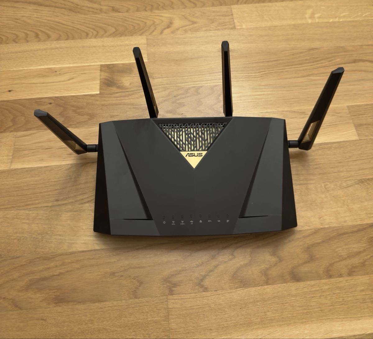 Asus Modems & Router: Asus RT-BE88U Router, Like New Condition – Gebraucht aus Emmenbrücke von slymewolf 1