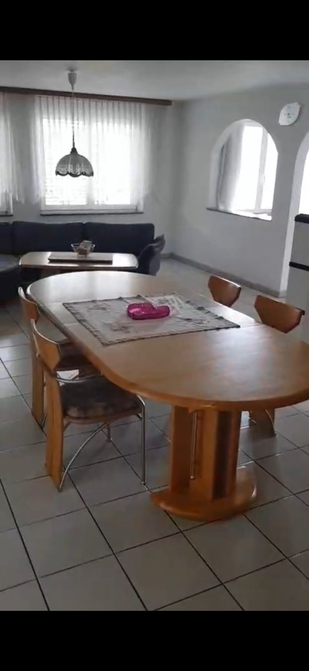 Credenze: Arven-Buffet, Esstisch mit 6 Stühlen, Vitrine – Usato da Aarburg venduto da ebbe_im_portemonnaie 6