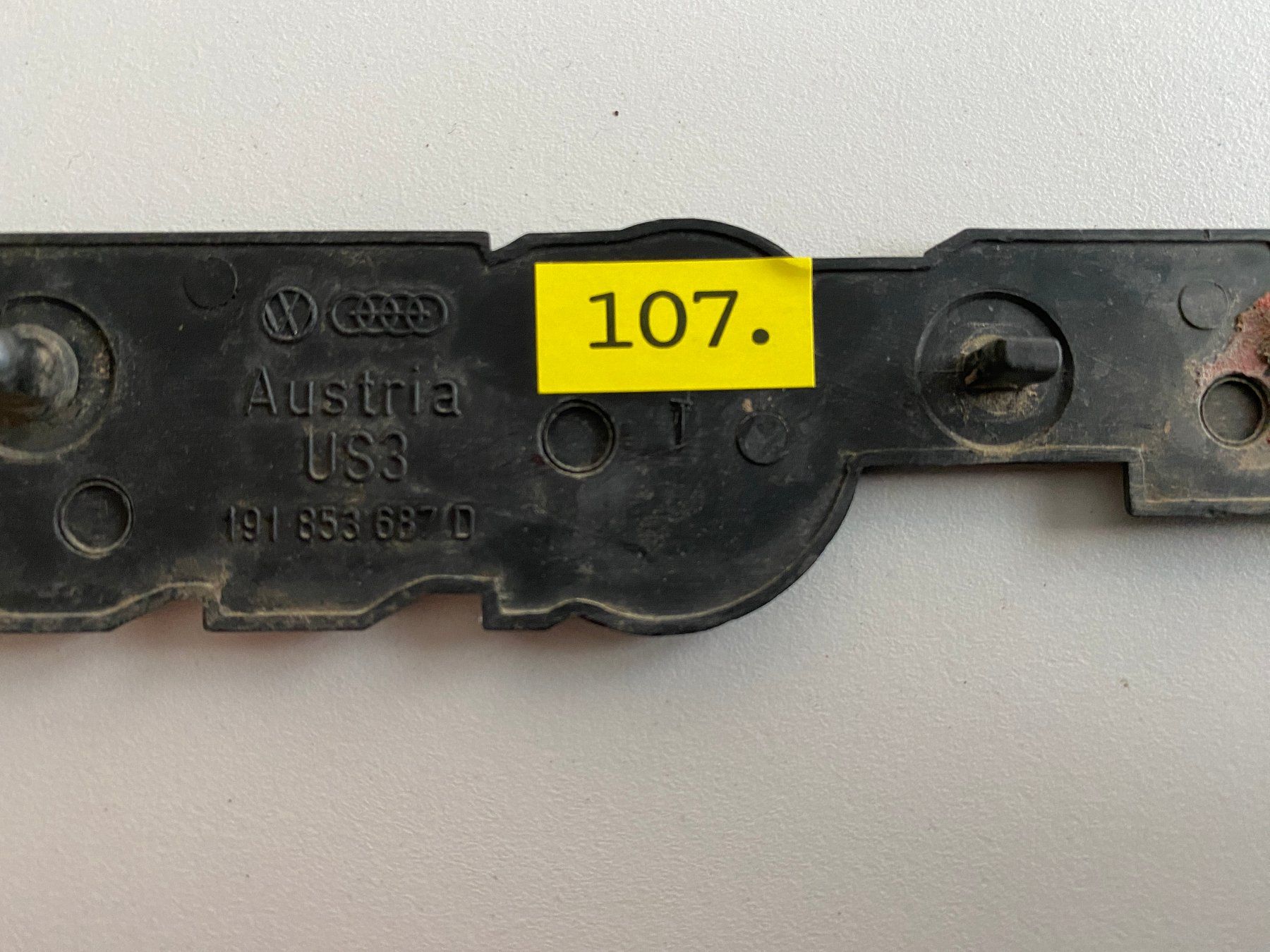 VW Tutti pezzi di ricambio auto: VW Golf GTI Emblem – Usato da Alpnachstad venduto da Rucksack10 3