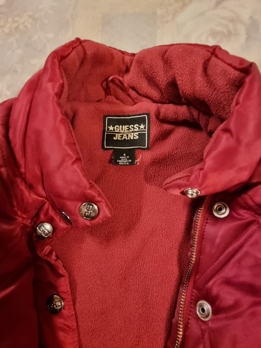 Guess Giacche: Veste Guess Jeans bordeaux matelassée – Usato da Riddes venduto da pierre-a-facettes 1