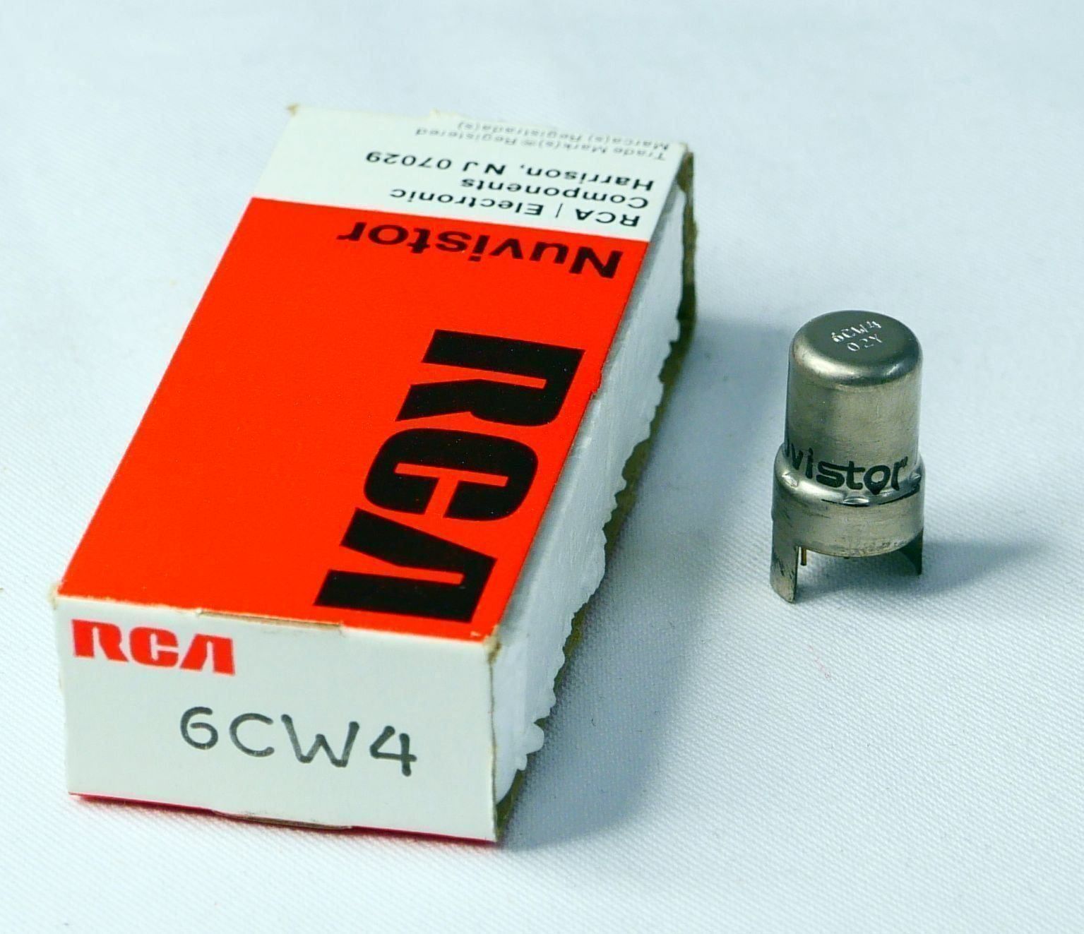 Rarità HiFi: Röhre Nuvistor 6CW4 - RCA NOS / NEU – Nuovo e nell'imballaggio originale da Belp venduto da Tubemaster