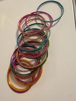 Set mit bunten Armreifen, Glas, Indien (Nr 12)