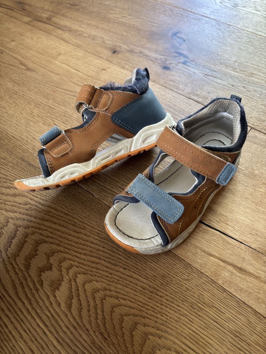 Scarpe per ragazzi: Sommer Sandalen Grösse 25 – Usato da Egnach venduto da Tiina_