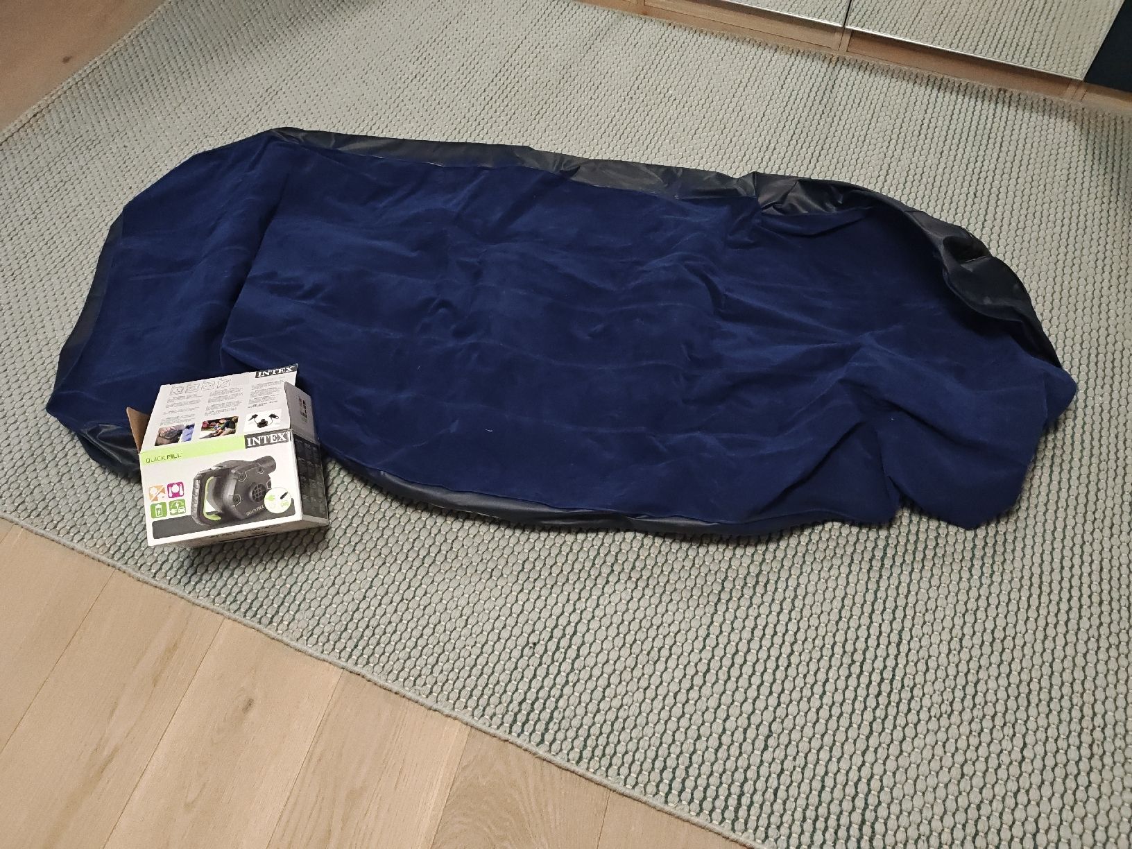 Letti: Lit gonflable avec pompe chargeable – Usato da Granges-Paccot venduto da yvanperrenoud
