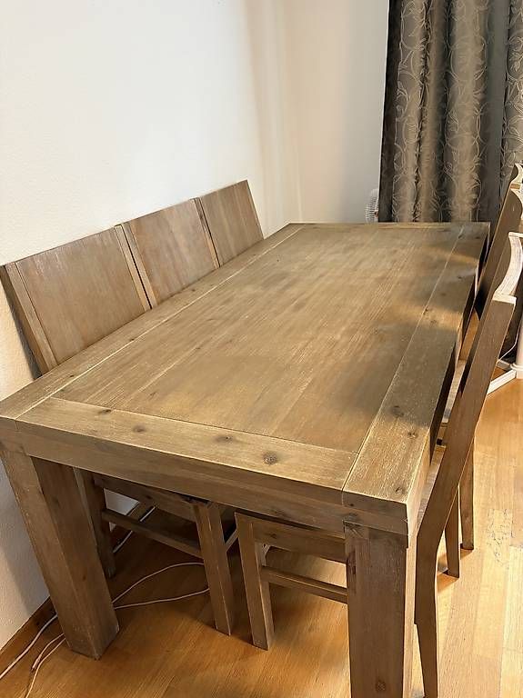 Set de table et chaises: Holz Tisch 6 stühle – D'occasion à Zürich par fcold
