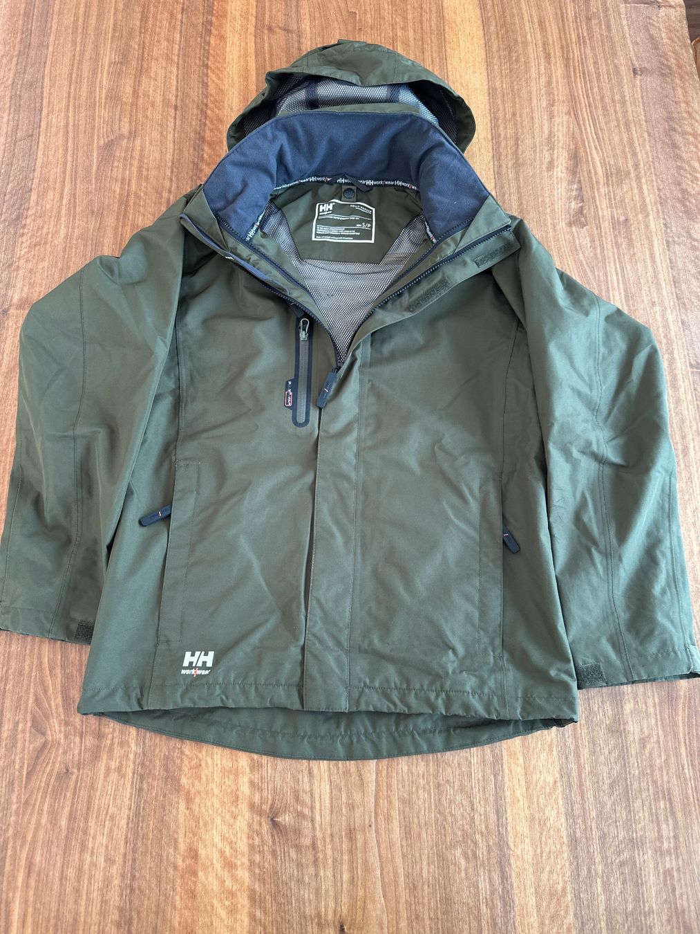 Helly Hansen Jacken: Regenjacke Helly Hansen – Gebraucht aus Marbach LU von sand003