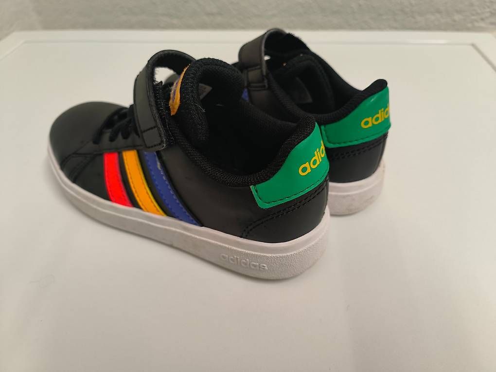 Adidas Scarpe per ragazzi: Neuwerige Adidas Schue Gr. 28 – Usato da Steinhausen venduto da surfero 1