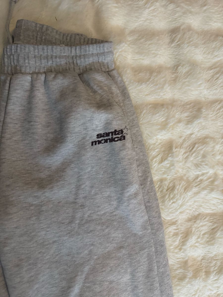 Kleiderpakete: Pull&Bear Sweatshirt und Jogginghose wide Leg  Grau M – Gebraucht aus Aarburg von manju2007 1