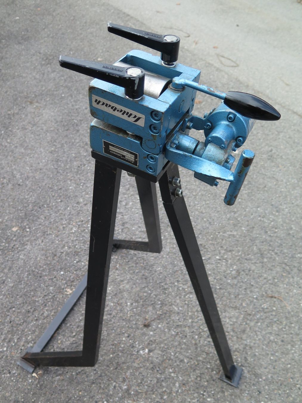 Tutte le macchine: Blech Streckmaschine Schlebach Mod. Biegeboy – Usato da Rümligen venduto da StefanDerendinger