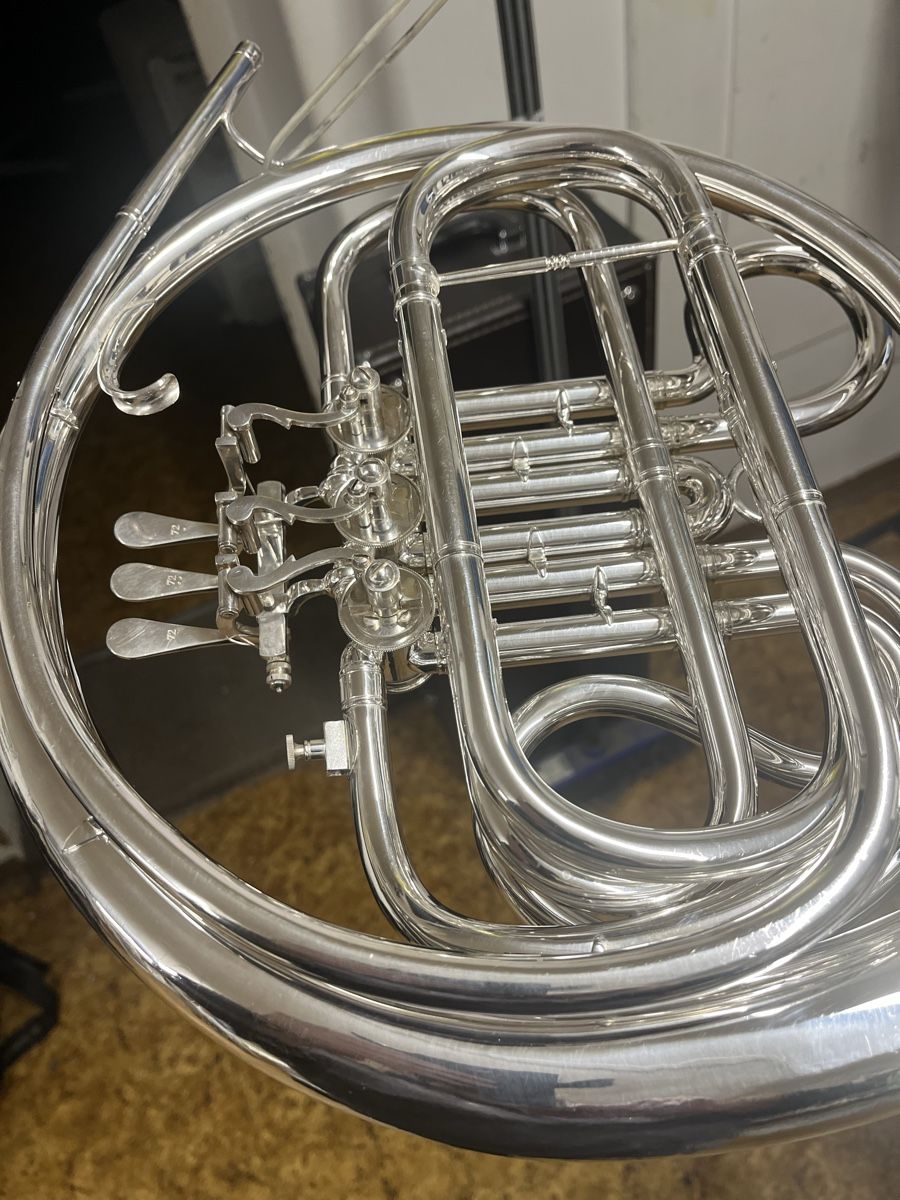 Strumenti musicali: Waldhorn Alexander in f – Usato da Burgdorf venduto da kla_r5tf