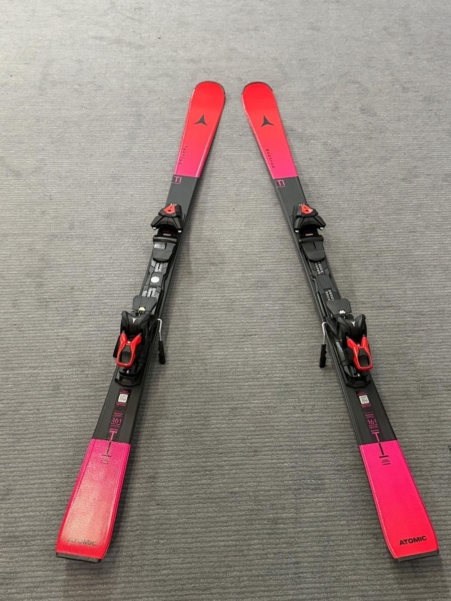 Atomic Skis: Atomic Redster TI Ski 147/154/161 cm mit Bindung – Neu und originalverpackt aus Walchwil von ali_wd2m