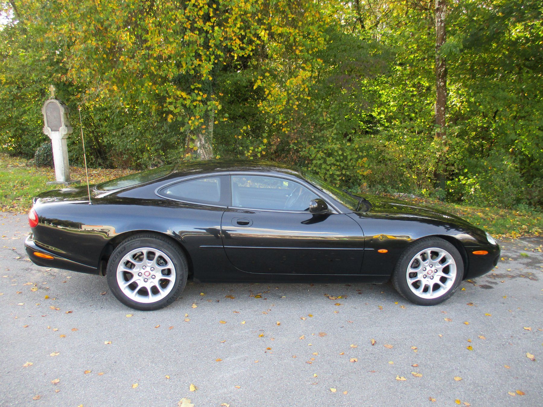 Jaguar Automobili: Jaguar XKR Coupé – Usato da Riedholz venduto da Riedholz-Garage 4