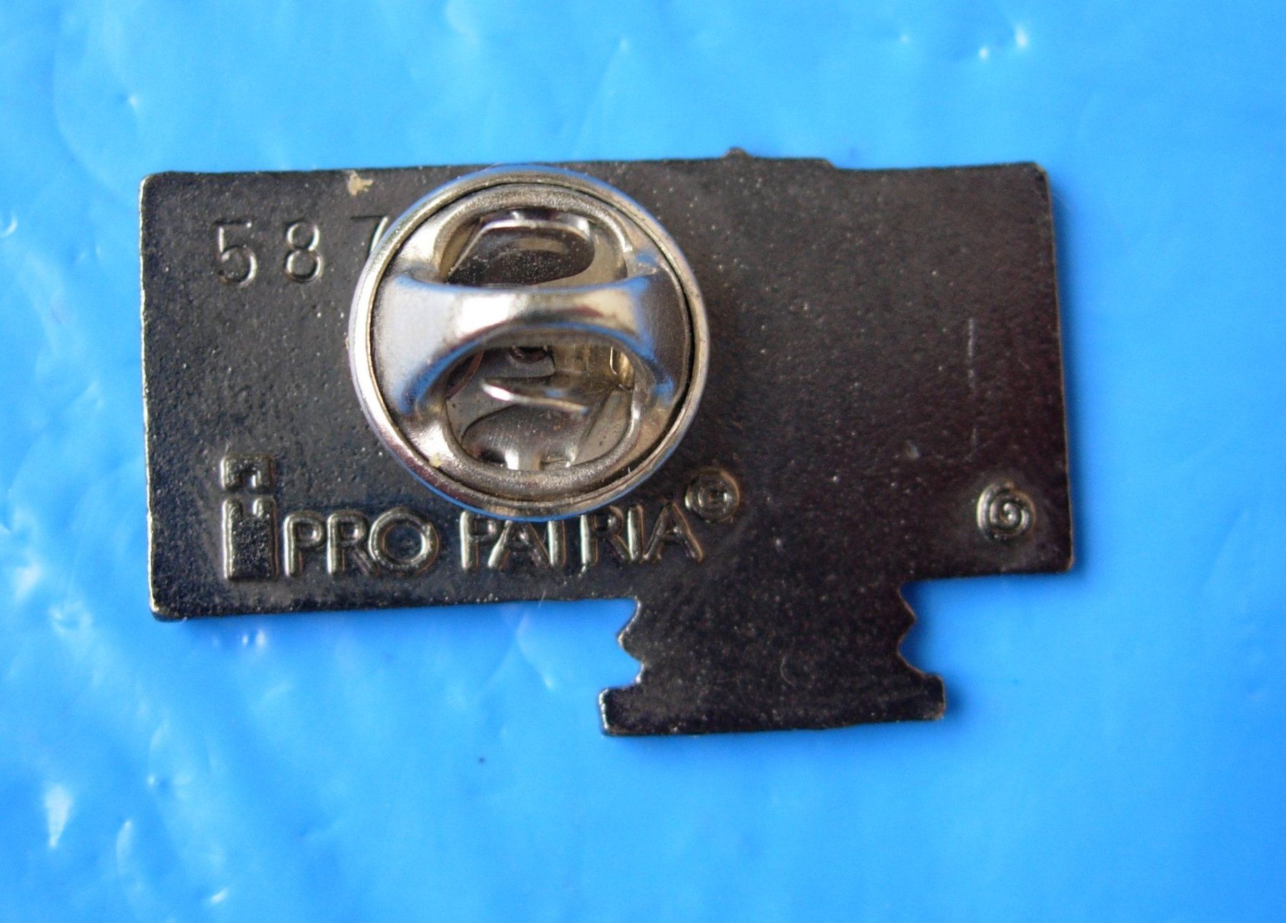 Placchette & Badge: 1 . AUGUST - ABZEICHEN -1993-Pins selten – Usato da Basel venduto da Grbina64 2
