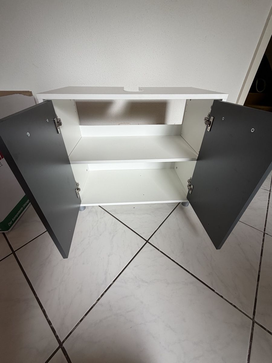 Installations & Meubles: Badunterschrank – Neuf (Voir description) à Härkingen par shaggy70 1