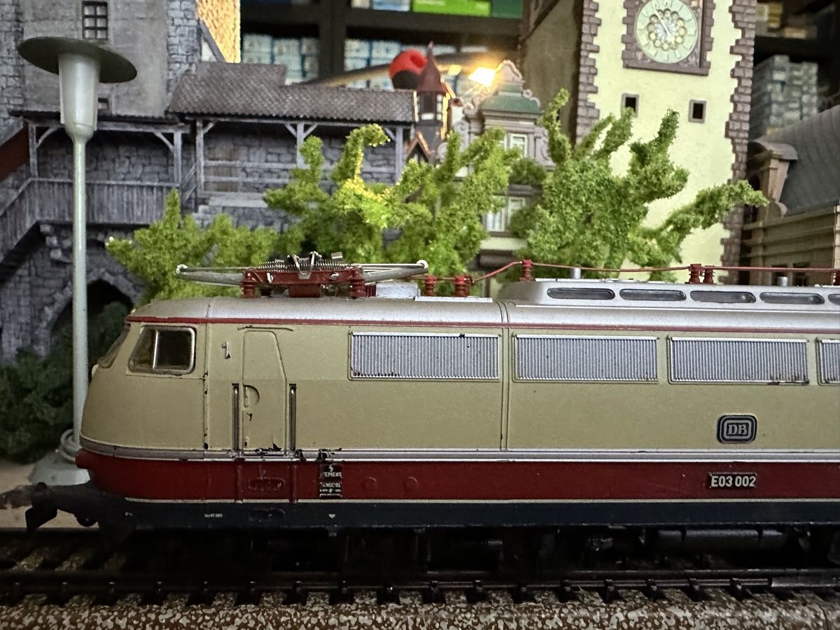 Märklin Modellini di ferrovie: Märklin 3053 DB BR 103 – Usato da Lupsingen venduto da New-Haven 1