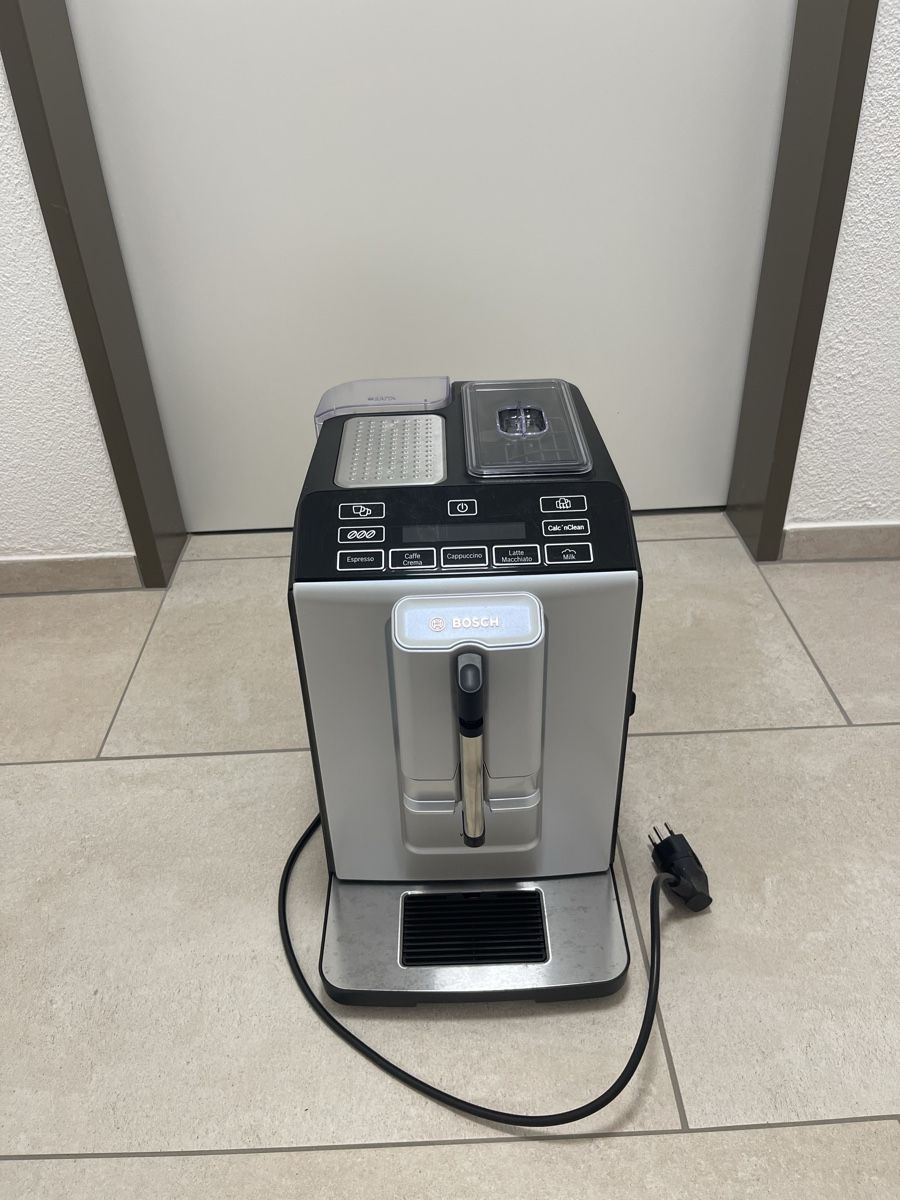 Bosch Machines à café & Machines à expresso: Kaffevollautomat Bosch – D'occasion à Winterberg ZH par livefaster_88