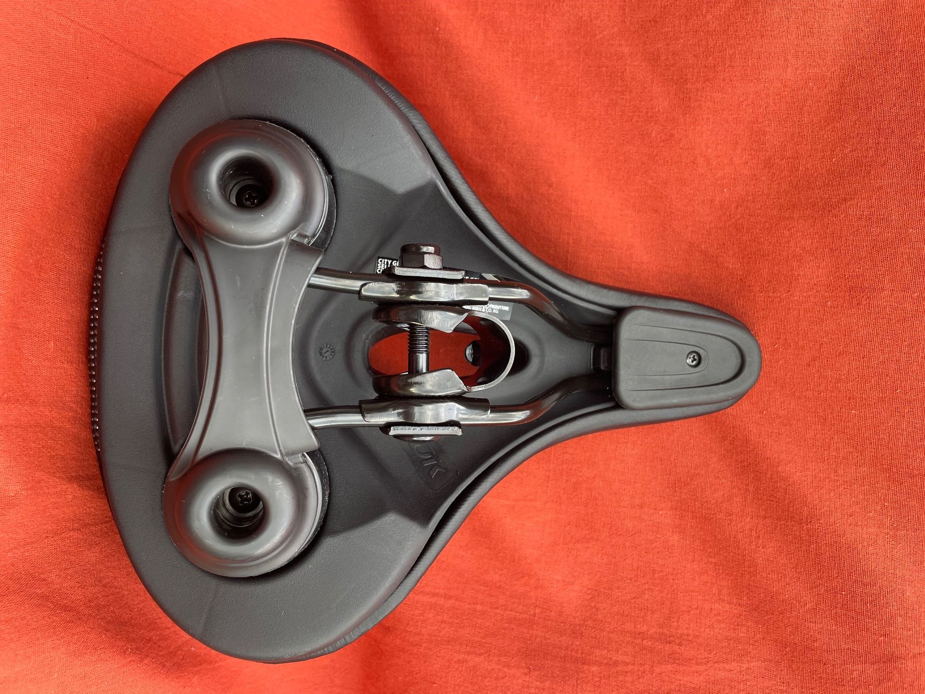 Pièces détachées: Fahrradsattel S-Trace Gel neu – Neuf (Voir description) à Luzern par nilabintang 3