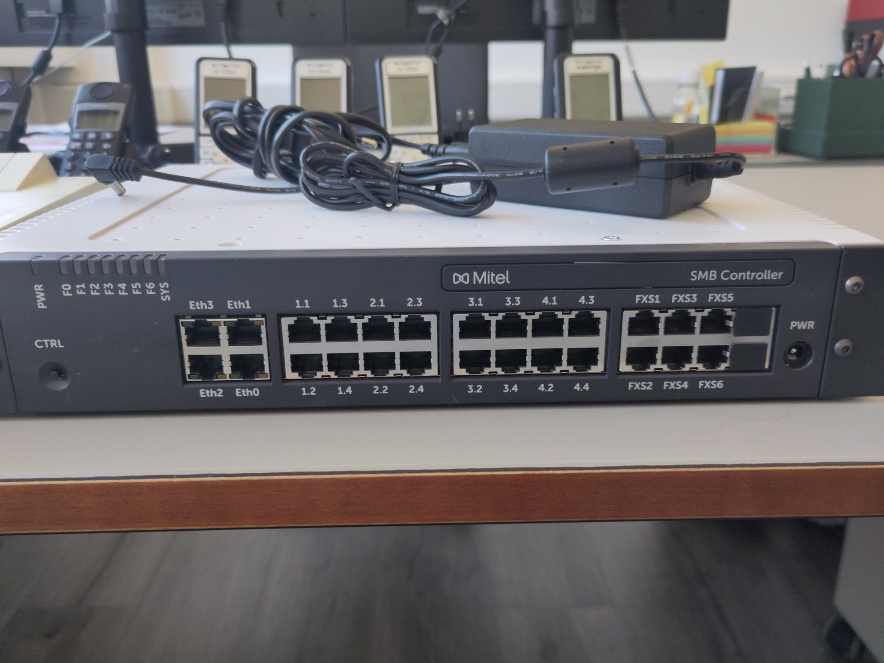 Aastra Telefoni: AASTRA/Mitel Telefonsystem, diverse Telefone & Zubehör – Usato da Oberriet SG venduto da Su-gus.or 4