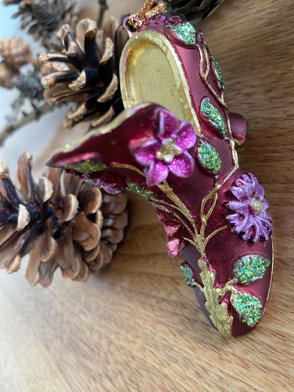 Tutte le decorazioni: Schuh-Anhänger mit Blumen, goldig, romantisch, ein Hinguc... – Usato da St. Gallen venduto da luzi06 5