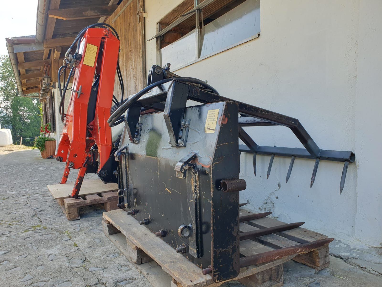 Tutte le macchine: Farmilader/ Frontlader – Usato da Meinisberg venduto da Volvo40t4 2