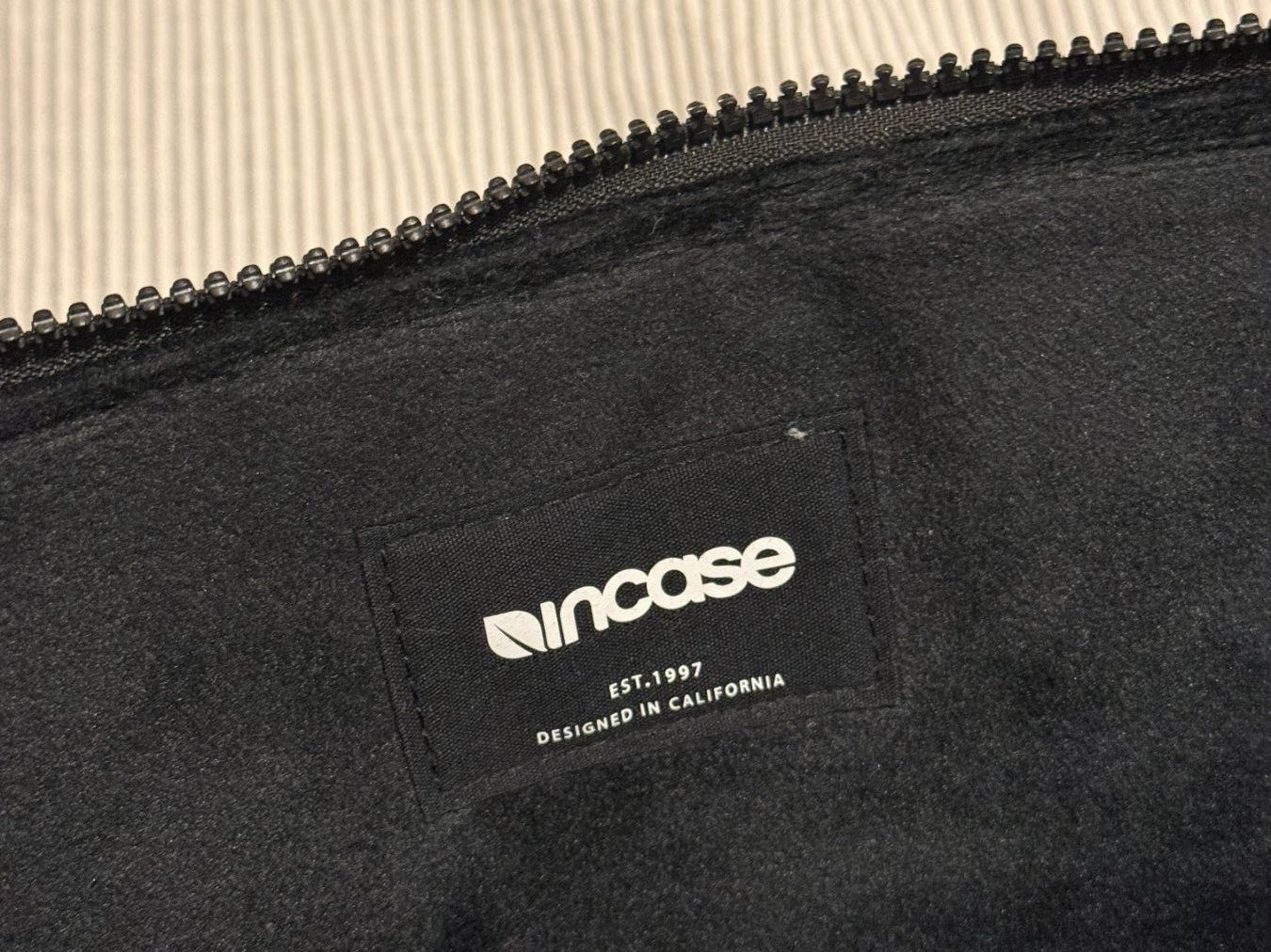 Incase Covers & Borse: Incase Compact Sleeve 14'' Laptop MacBook Hülle – Nuovo (secondo la descrizione) da Bern venduto da 1unzefeinsilber 2