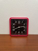70er Design Wanduhr rote Kunststoff Küchenuhr vintage Uhr