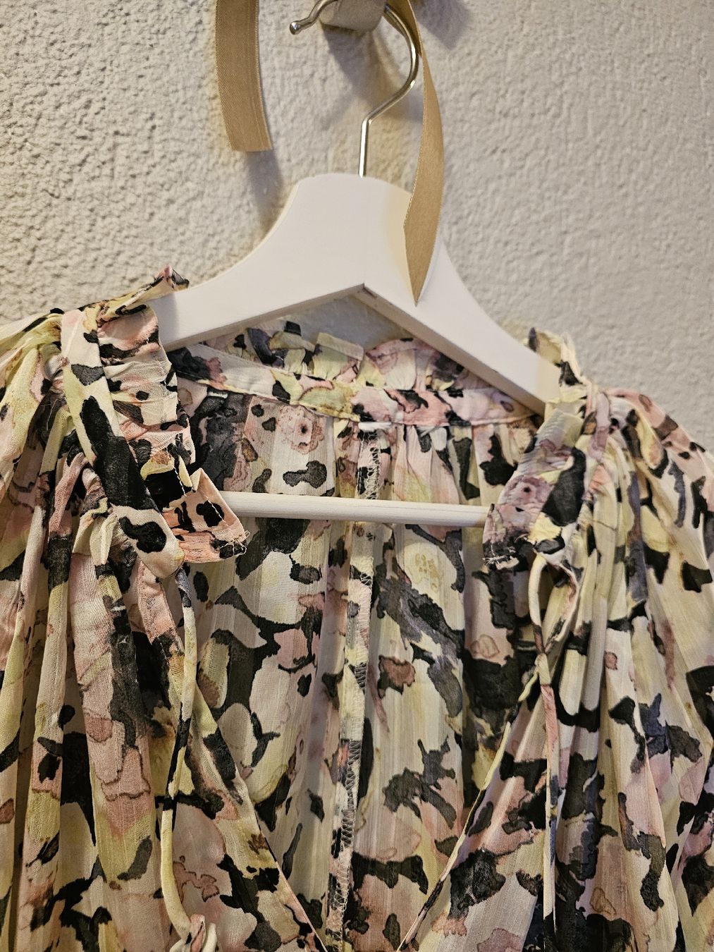 H&M Camicette: Luftige Sommer Bluse mit Blumenmuster, Grösse 38 – Nuovo (secondo la descrizione) da Bern venduto da Oscarella 3