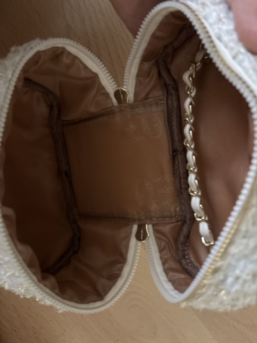 Shein Sacs femmes: Shein Tasche/weiss/ einmal getragen – Neuf (Voir description) à Buchs ZH par els_mgj9 2