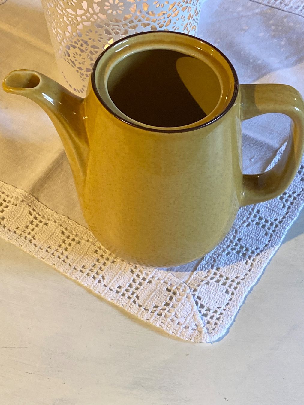 Rössler Teiere: KAFFEKANNE-RÖSSLER GESCHIRR-CURRYGELB – Usato da Meienried venduto da ManuelaBoutique 1
