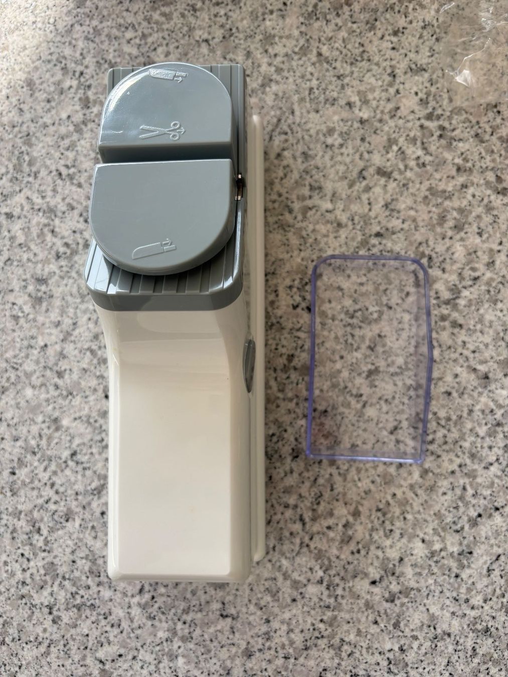 Küchengeräte: Knife Sharpener Battery-Operated – Neu (gemäss Beschreibung) aus Wettingen von 194073riner 1