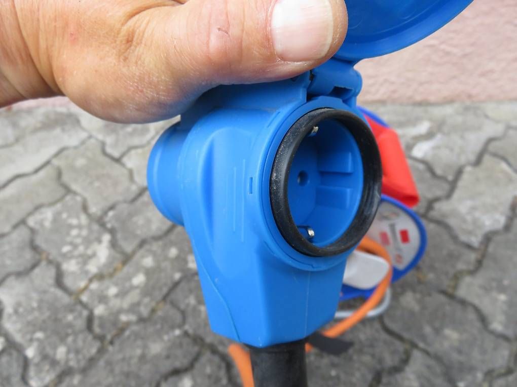 Câbles: Enrouleur électrique pour camping – D'occasion à Saicourt par mensuze 3