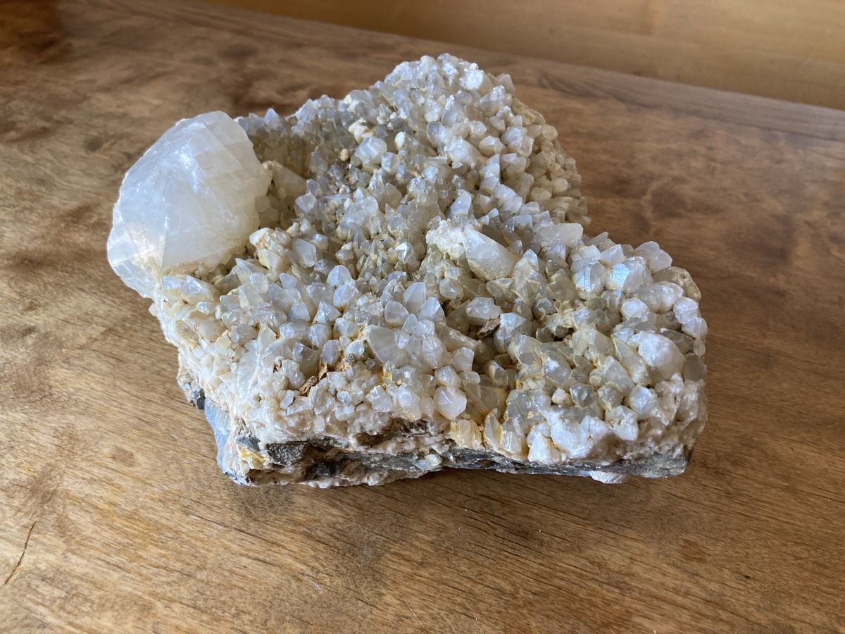 Minerali & Pietre curative: grosser Bergkristall – Usato da Luzern venduto da Fasel 1