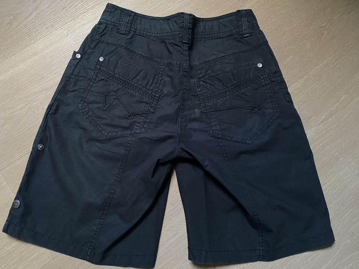 C&A Pantaloni: Schwarze Shorts Marke C&A Grösse 34 – Usato da Winkel venduto da Flyhy2020 2