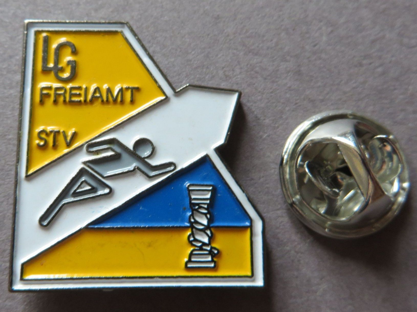 Placchette & Badge: PIN, SPORT LG FREIAMT STV – Usato da Neuhausen venduto da luckimucki