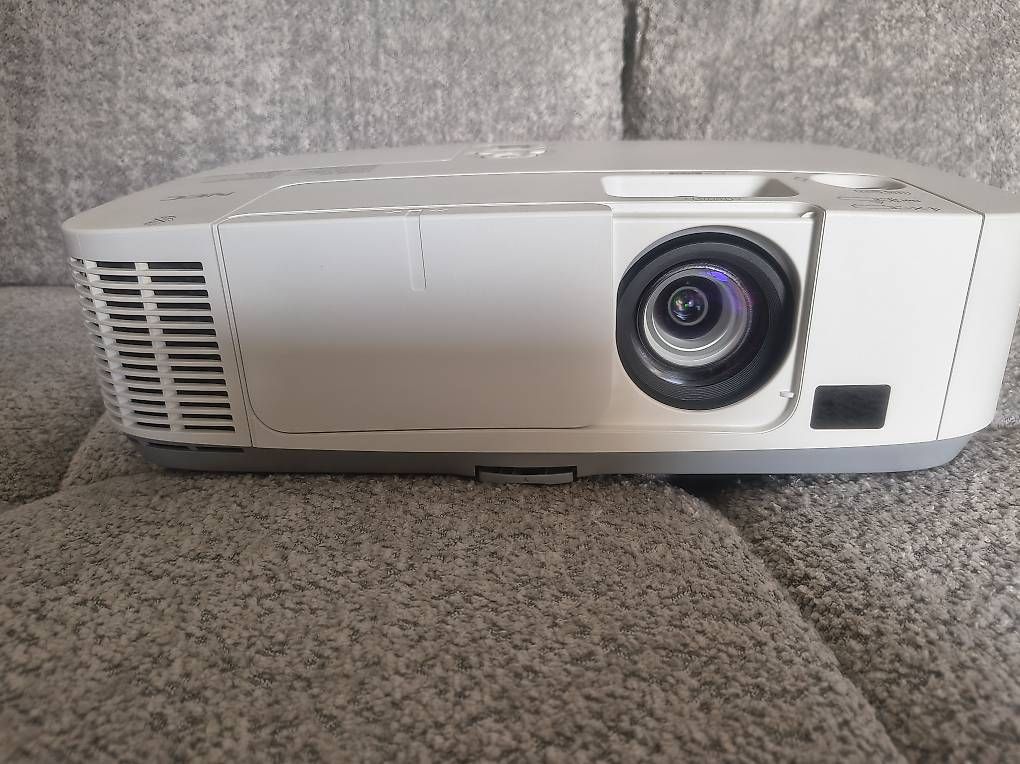 Vidéoprojecteurs: Nec P350W – D'occasion à Steffisburg par Freedom_warrior 2